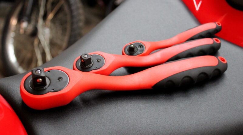 CarExamer Vs. Click Mechanic Car Inspections