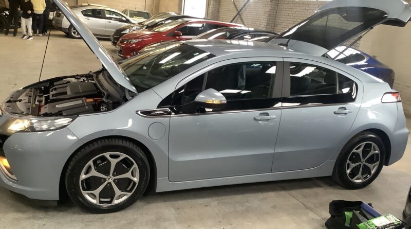 Hybrid Vehicle Inspection: Ensuring Efficiency and Reliability